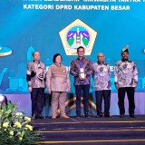 Kolaborasi dengan DLH, DPRD Gresik Terima Penghargaan dari KLHK RI