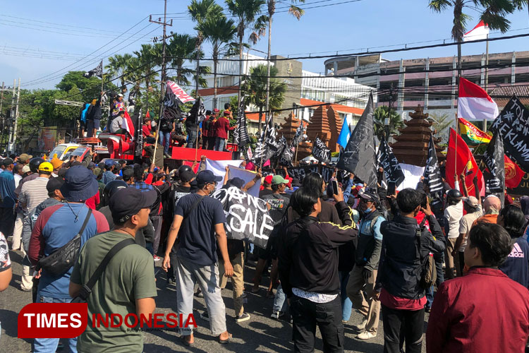 Warga Kenjeran Tolak Proyek Reklamasi di Surabaya