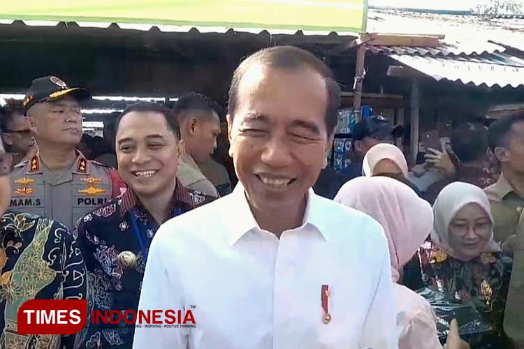 Presiden Jokowi Jadi Saksi Nikah Anak Khofifah, Batal Hadiri Penutupan PON 2024