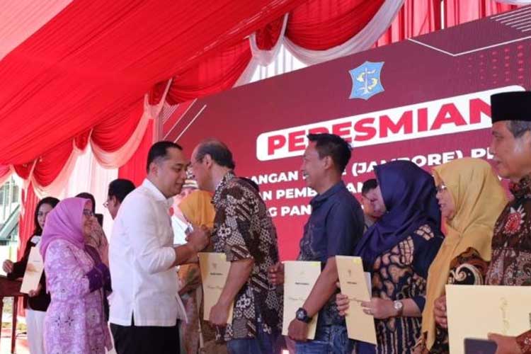 31 RW di Surabaya Berhasil Wujudkan Kampung Madani, Eri Cahyadi: Bisa Mengentas Kemiskinan