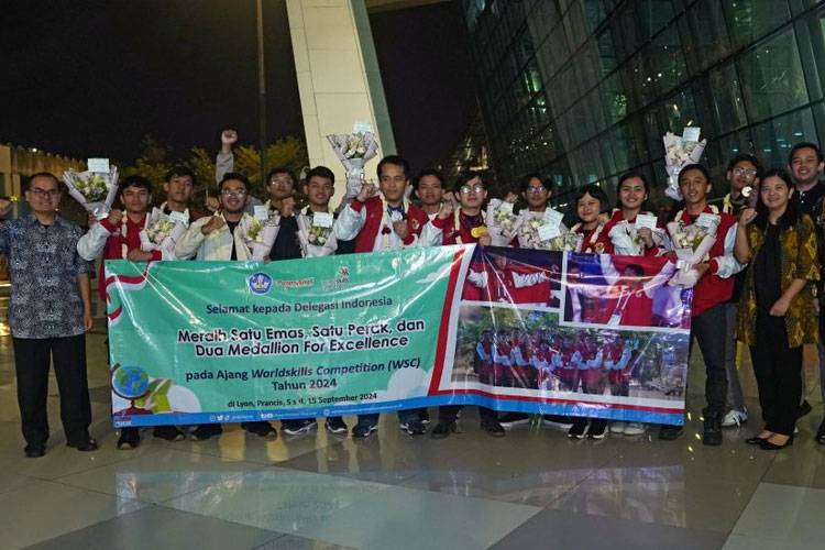 Alumni SMK dan Mahasiswa Vokasi Raih Lima Medali di WSC 2024 yang diselenggarakan di Lyon, Prancis. (FOTO: AJP TIMES Indonesia)