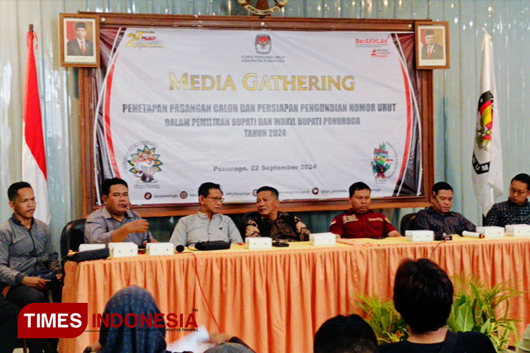 Persiapan Publikasi Paslon Pilkada 2024, KPU Ponorogo Gelar Media Gathering