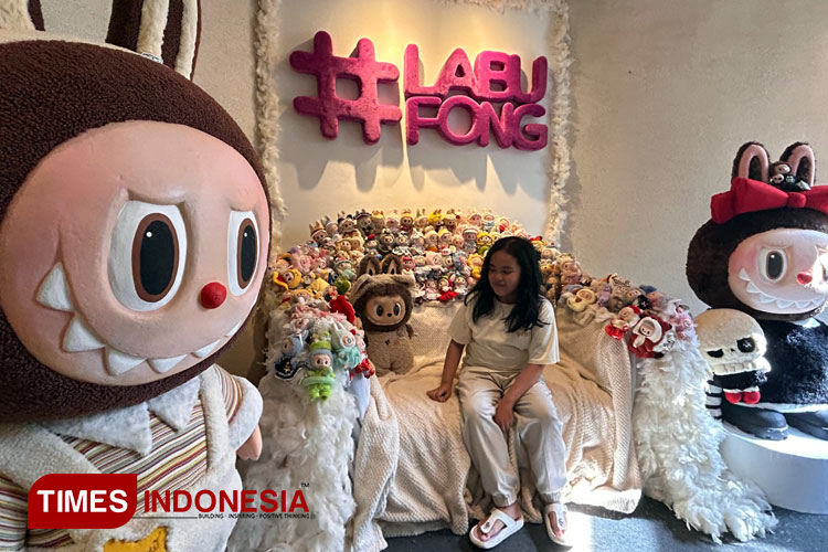 Kolektor Surabaya Gandeng Desainer Kenamaan Pamerkan 670 Boneka Labubu Fashionable