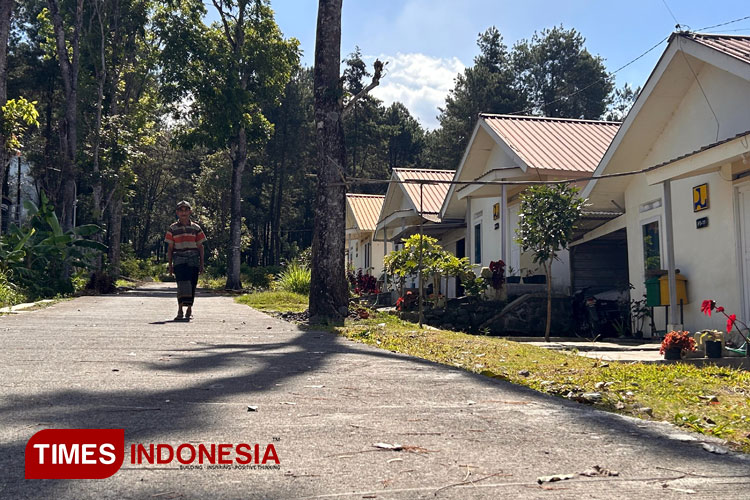Suasana di Hunian Tetap Desa Semeru di Desa Sumbermujur, Kecamatan Kecamatan Candipuro, Kabupaten Lumajang, Jawa Timur, Rabu (18/9/2024).(Foto : Lely Yuana/TIMES Indonesia)