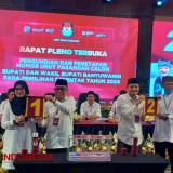 Sah! Pengundian Nomor Urut Pilkada Banyuwangi Ipuk-Muji 01 dan Ali-Ali 02