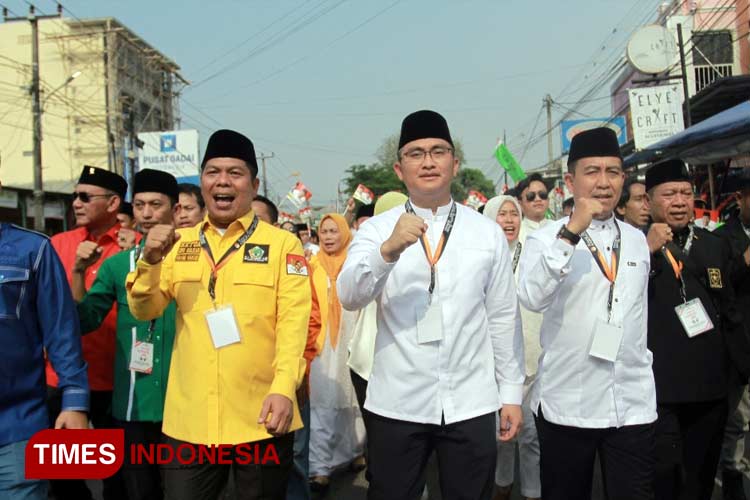 Diiringi Ribuan Santri Bershalawat, Andika-Nanang Dapat Nomor Urut 1