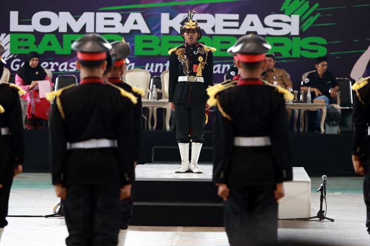 Kompak dan Kreatif, Lomba Kreasi Baris Berbaris Banyuwangi Tarik Ratusan Peserta