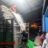 Logistik Tahap I Pemilihan Bupati Mojokerto 2024 Tiba di Kantor KPU