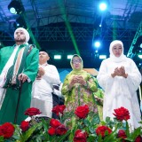 Puluhan Ribu Muslimat NU Jombang Bersholawat, Khofifah: Jemaah yang Konsisten Mendoakan Bangsa