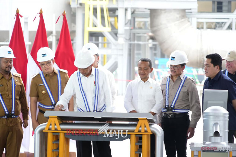 Presiden Jokowi Resmikan Produksi Smelter Freeport Indonesia di Gresik