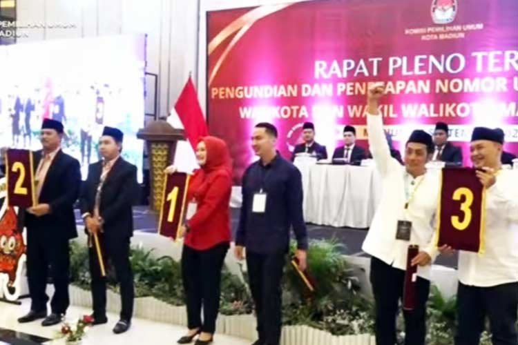 Ekspresi Dapat Nomor Urut, Tiga Paslon di Pilkada 2024 Kota Madiun Beradu Pantun