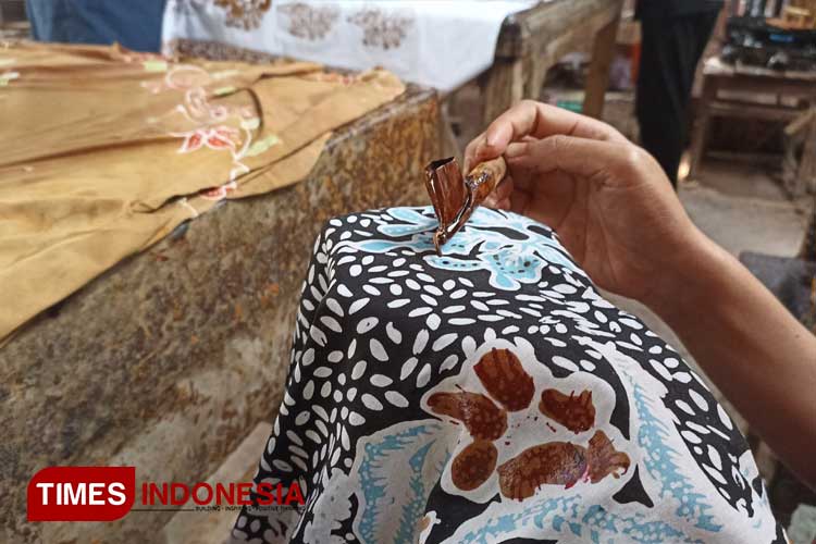 Inovasi Pembatik Muda Banyuwangi Hadapi Gempuran Batik Printing