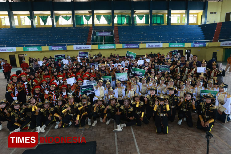 Pakde Sugirah Tutup Lomba Kreasi Baris Berbaris Banyuwangi 2024