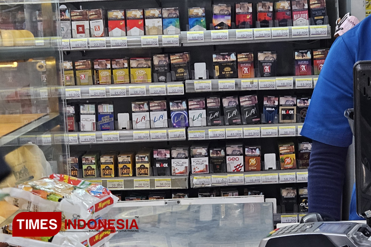 Wacana Kemasan Polos, Pakar Desain Nilai Persulit Konsumen Bedakan Rokok Legal dan Ilegal