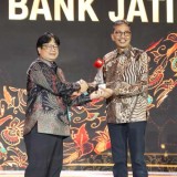 Bank Jatim Sabet Dua Penghargaan Sekaligus dalam CNN Awards 2024