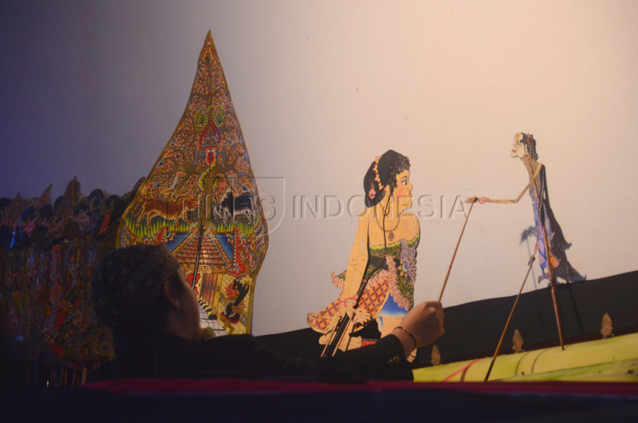 Adhitya-Hendra-Pagelaran-Wayang-Kulit-2.jpg