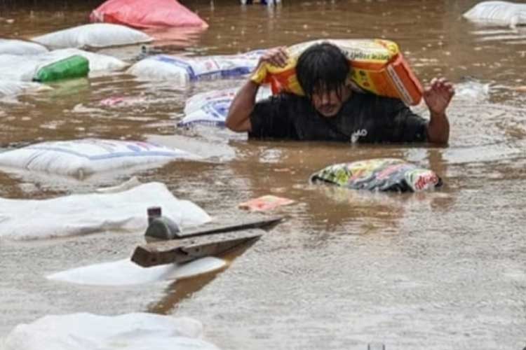 Setidaknya 101 Orang Meninggal dan 64 Hilang Disapu Banjir di Kathmandu Nepal