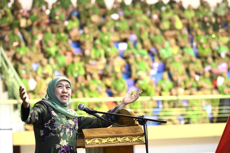 Maulid Nabi Bersama Puluhan Ribu Muslimat Pasuruan, Khofifah Ajak Teladani Akhlaq Rasulullah