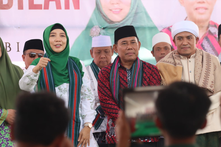 Pasangan calon gubernur dan wakil gubernur NTB nomor urut 1, Hj. Sitti Rohmi Djalilah - HW Musyafirin atau populer disebut Rohmi - Firin.(FOTO; Tim Media RF)