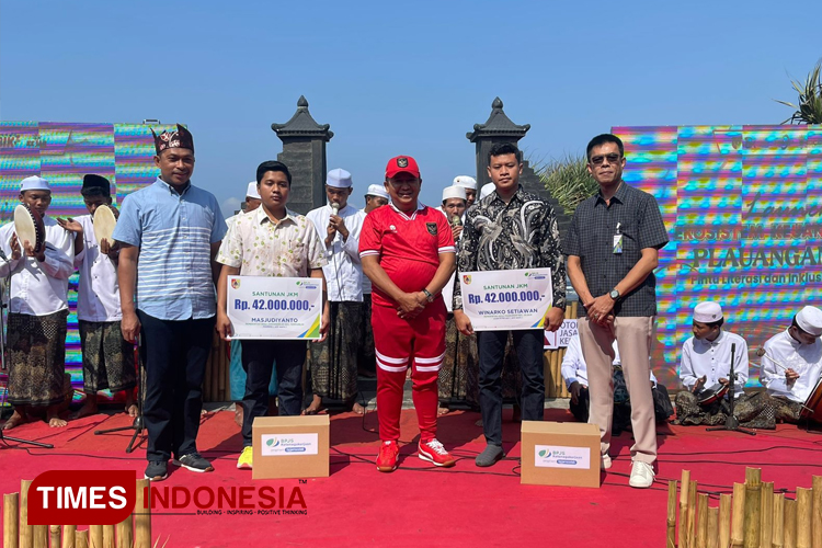 Bupati Jember Serahkan Santunan Kematian Kepada Ahli Waris Peserta BPJS Ketenagakerjaan