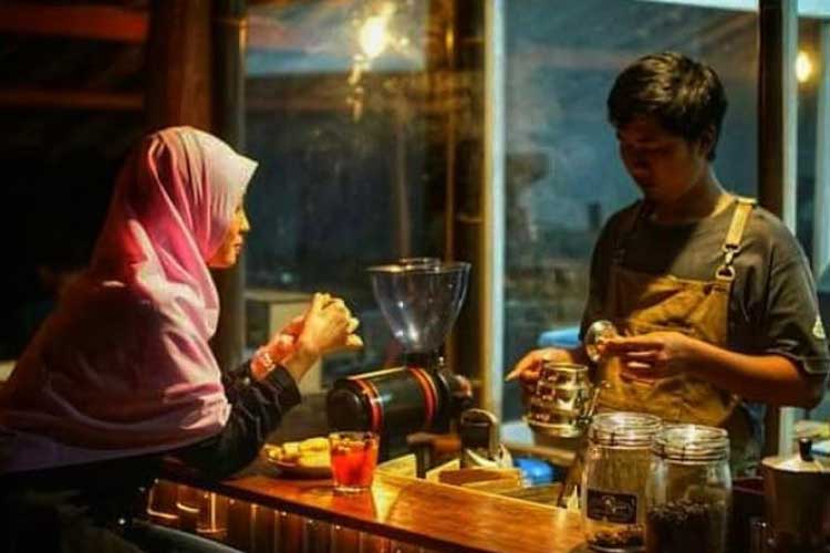 Borobudur Coffee, menyuguhkan kopi lokal, cocok bagi mereka pecinta kopi sambil menikmati panorama alam. (Foto: Berta Suryani for TIMES Indonesia)