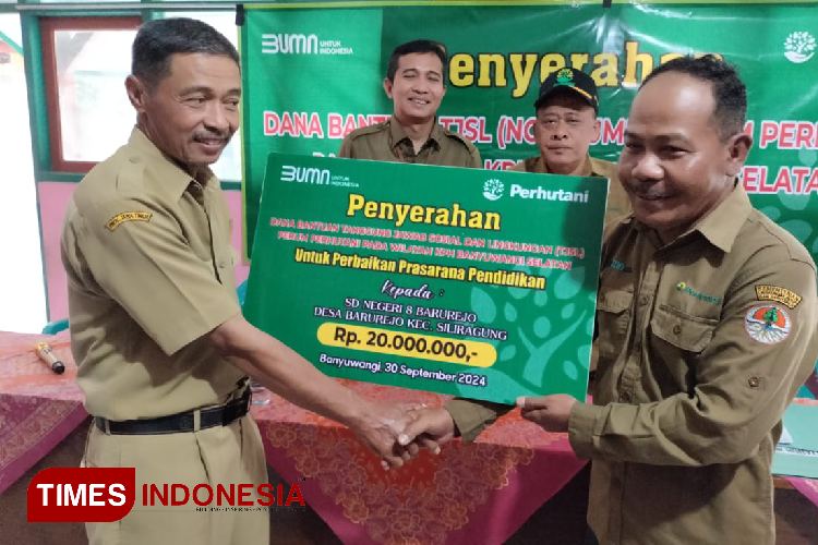 Wujudkan Generasi Emas, Perhutani KPH Banyuwangi Selatan Salurkan Dana TJSL