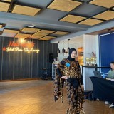 Anak Berkebutuhan Khusus Meriahkan Fashion Show Busana Batik di Aston Inn Jemursari 