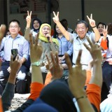 Makan Siang Bersama Karyawan PT Kedawung, Khofifah Dukung Industri Manufaktur Banyak Tenaga Kerja