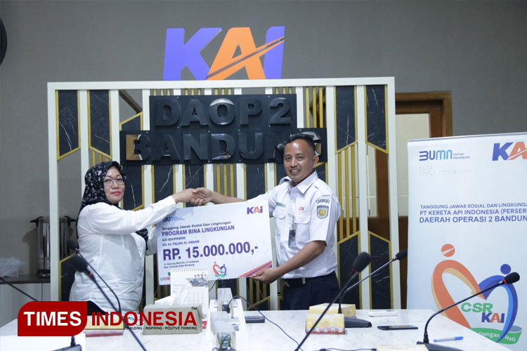 PT KAI Daop 2 Bandung Salurkan Dana TJSL untuk Pembangunan Sarana Ibadah, Prasarana Sekolah, dan Pelatihan UMKM