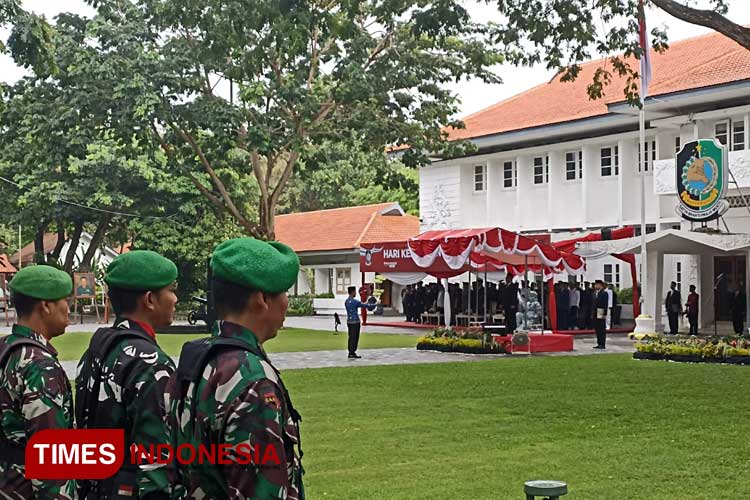 Hujan Tak Redam Semangat, Upacara Hari Kesaktian Pancasila di Banyuwangi