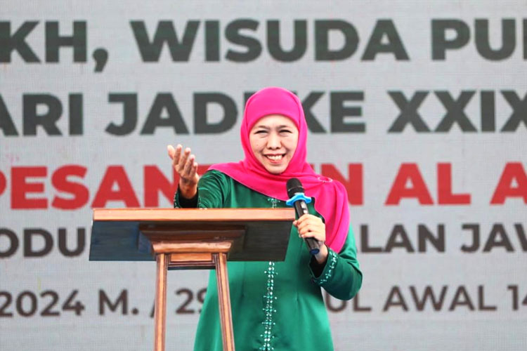 Khofifah Semangati Santri Ponpes Al Anwar Modung Bangkalan untuk Lanjutkan Pendidikan