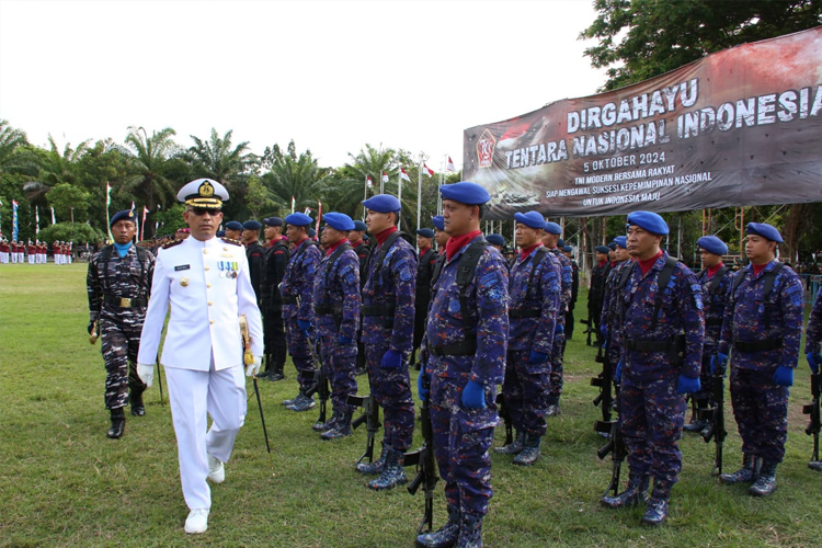 Khidmat, Pemkab Banyuwangi Gelar Upacara HUT ke-79 TNI