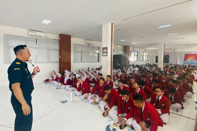 Program Kemenkeu Mengajar Edukasi Siswa di Sidoarjo