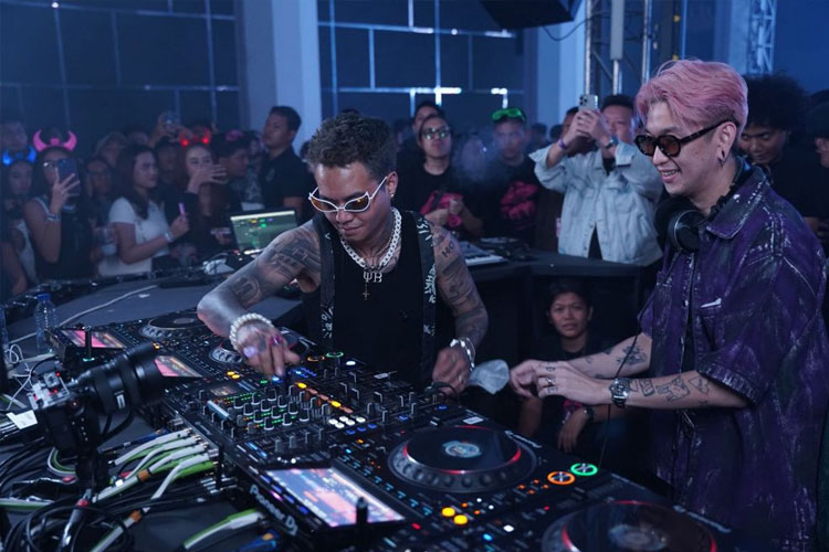 Keseruan konser Inhale Exhale Weird Genius dan FOOM di Bengkel Space, Fairground SCBD, Jakarta pada Rabu, 25 September 2024 lalu. (Foto: Dok FOOM)