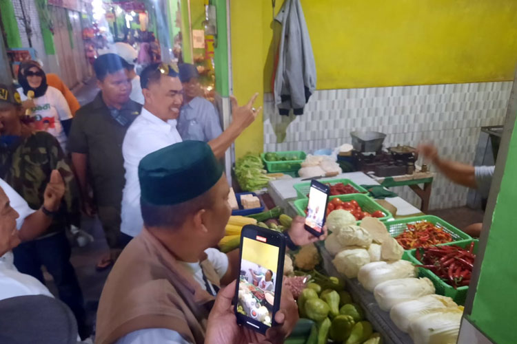 Pedagang Pasar di Kota Malang, Siap Pilih Abah Anton-Dimyati