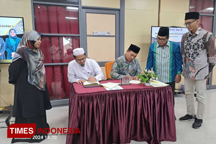 Penandatanganan Letter of Intent kerjasama MPAI-MHKI Pascasarjana Unisma dengan Universitas Sains Malaysia (USM). (FOTO: AJP TIMES Indonesia)