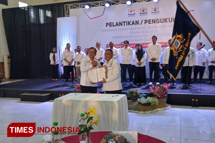 Pelantikan Ketua Kadin Kota Banjar oleh Kadin Jawa Barat. (Foto: Susi/TIMES Indonesia)
