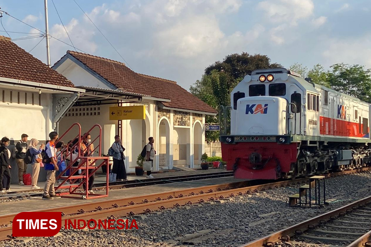 Penumpang Meningkat, KAI Daop 8 Tambah Gerbong di Dua KA Lokal