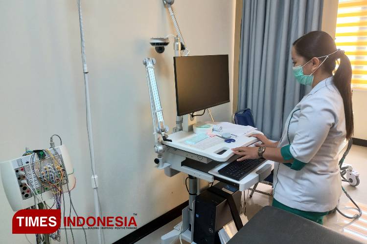 Peningkatan Layanan Kesehatan di RSUD Bontang dengan Alat Baru TMS dan EEG untuk Syaraf dan Otak