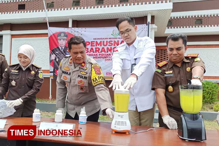 Kejari Majalengka Musnahkan Beragam Jenis Narkoba hingga Senjata Pelaku Kejahatan