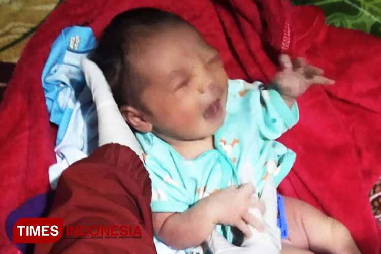 Bayi dalam Kardus Ditemukan di Depan Rumah Warga Pulosari Pemalang