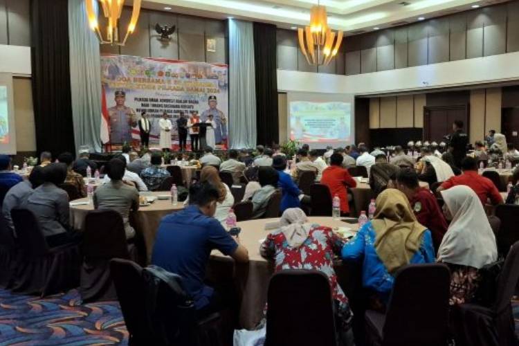 Kapolda Maluku Utara Irjen Pol. Midi Siswoko dalam acara doa bersama menjelang Pilkada Maluku Utara 2024. (Foto: Istimewa)