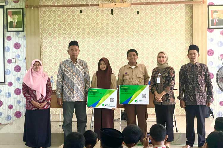 BPJS Ketenagakerjaan Cabang Juanda Berikan Perlindungan bagi Siswa Magang SMK ITABA Gedangan