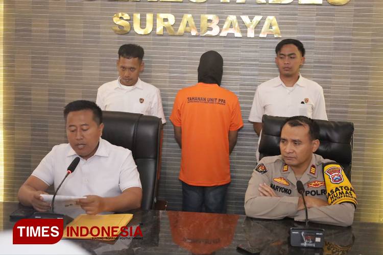 RBR (19) ditangkap Satreskrim Polrestabes setelah dua kali melakukan pelecahan terhadap siswi SMP. (Foto: Hamida/TIMES Indonesia)