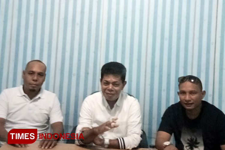 Tim Hukum Syahril Abdurradjak dan Makmur Gamgulu menepis opini pencatutan nama lembaga Hari Kompas. (Foto: Fikram Sabar for TIMES Indonesia