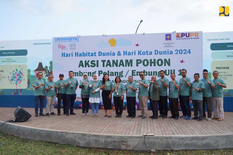 Turunkan Iklim Mikro, Kementerian PUPR RI Tanam Pohon Secara Serentak sebagai Rangkaian Hari Habitat Dunia 2024