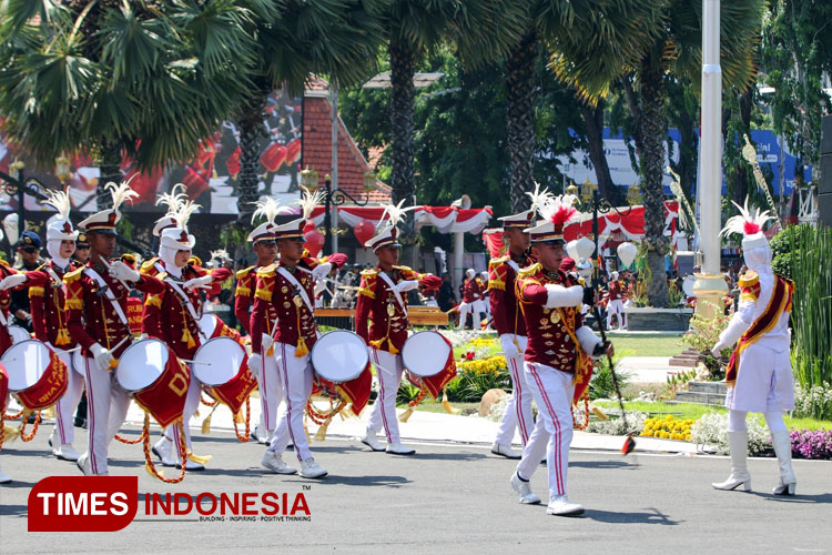 Penampilan-Drumband-Corps-3.jpg