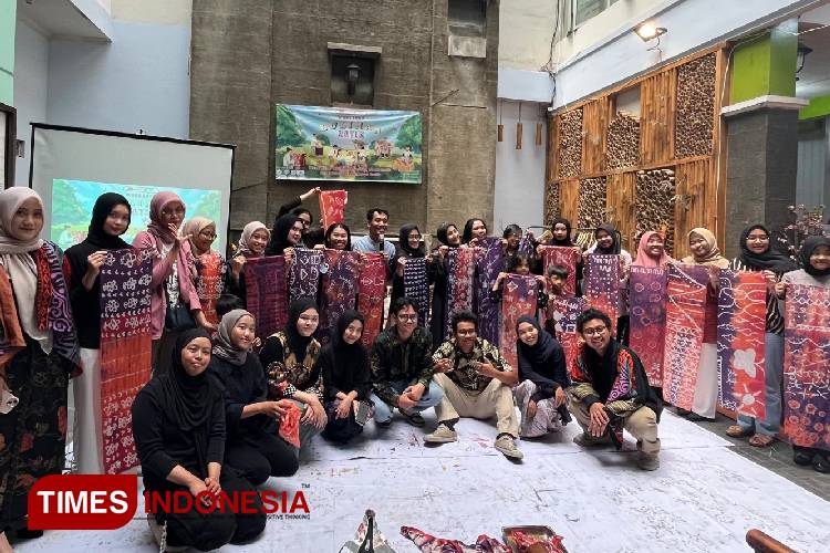 Workshop “Dulinan Batik” Meriahkan Hari Batik Nasional di Kota Malang