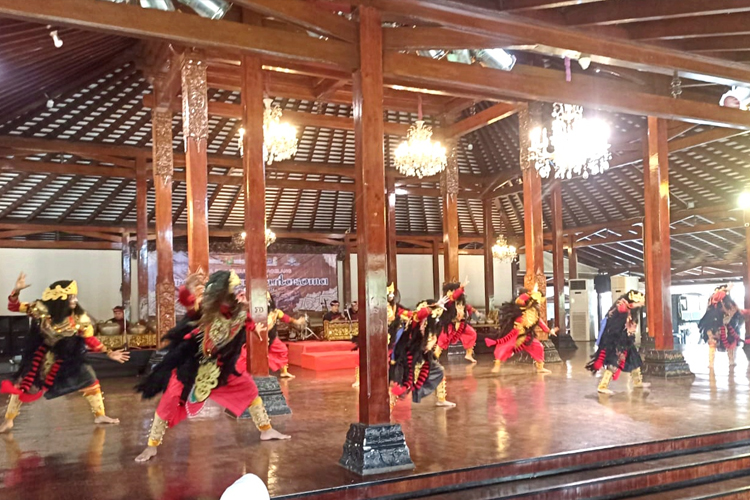 Pertunjukan Drama Tari Sutasoma karya Eko Sunyoto, yang mampu memukau para penonton. (FOTO: Dok. Sanggar Kinnara Kinnari For Times Indonesia)