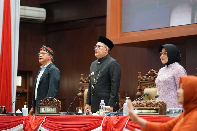 Rapat Paripurna di Hari Jadi Ke-79, Pj Gubernur Adhy Optimistis Sinergi Eksekutif-Legislatif Bawa Kemajuan Jatim